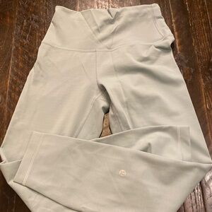 Lululemon Wunder Train Contour Fit, Highrise tight 25”